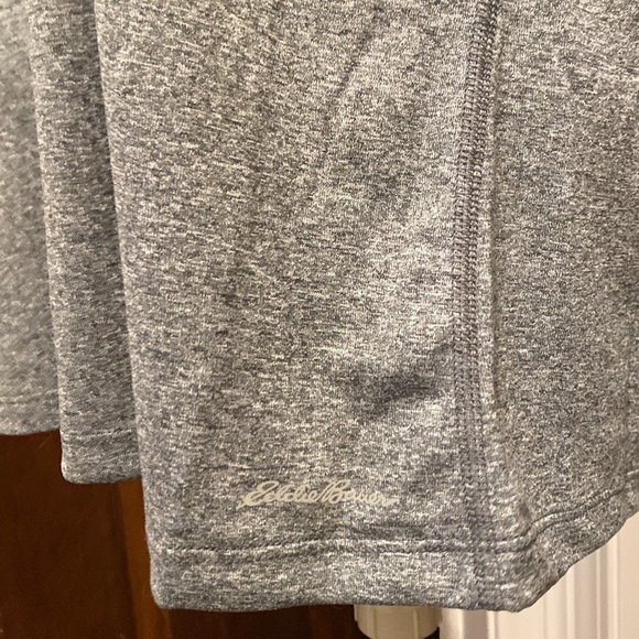 Eddie Bauer gray V-neck athletic shirt NWT - Picture 3 of 14